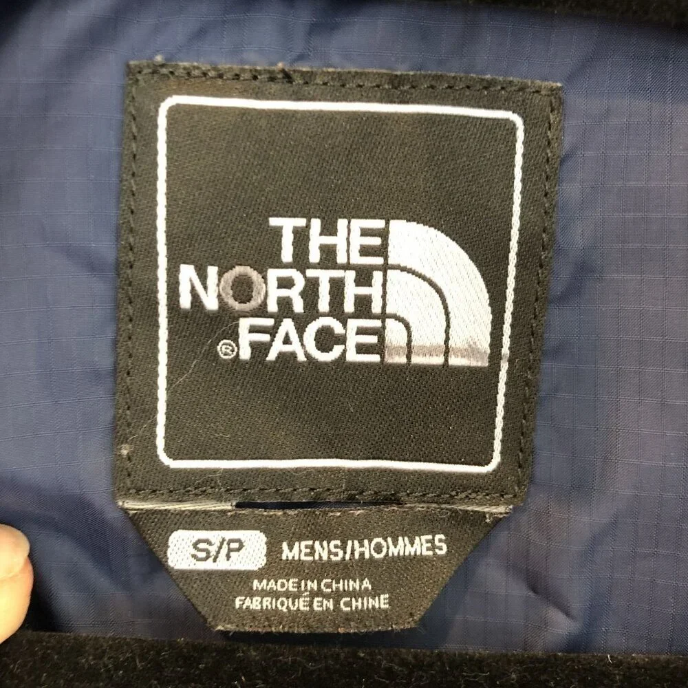 The North Face Mens S Lightweight Waterproof Jacket Packable Hood Zip Pockets